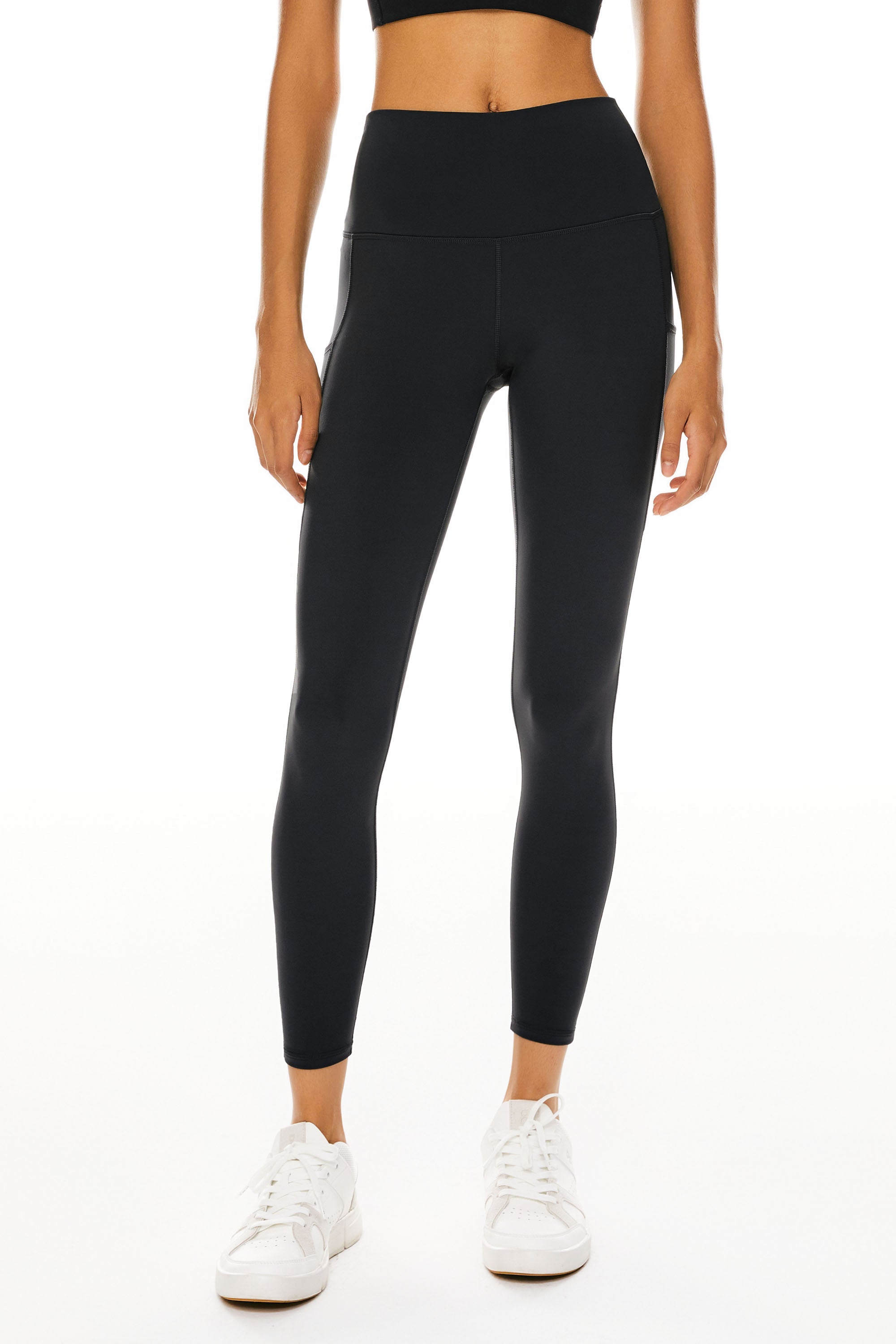 Orolay-7/8 Leggings with Pockets-Image 2 of 7/8 Running Tight with Pockets from Orolay - #color_Charcoal