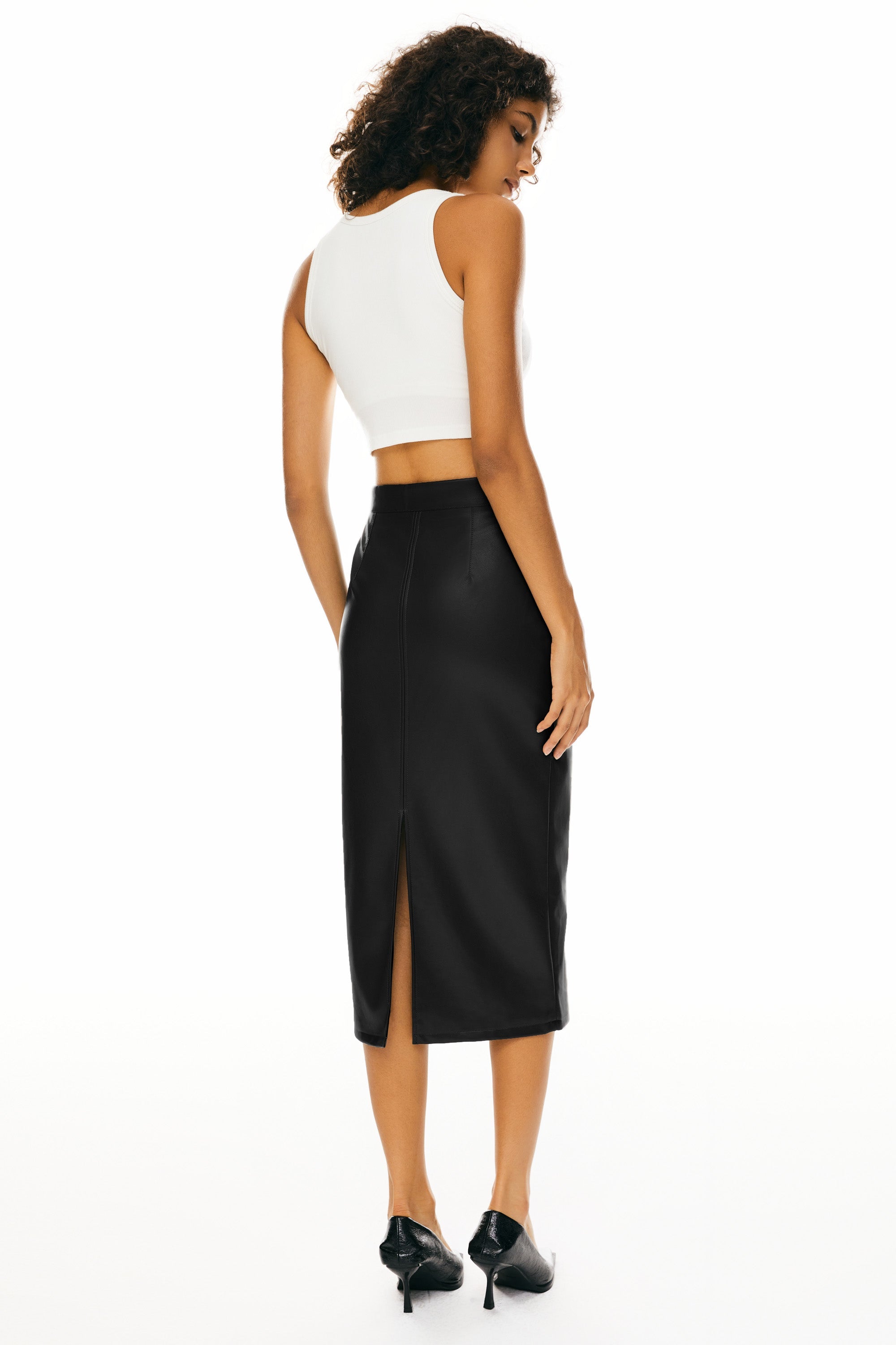 Orolay-Faux Leather Pencil Skirts-Image 4 of Faux Leather Pencil Skirts from Orolay - #color_black