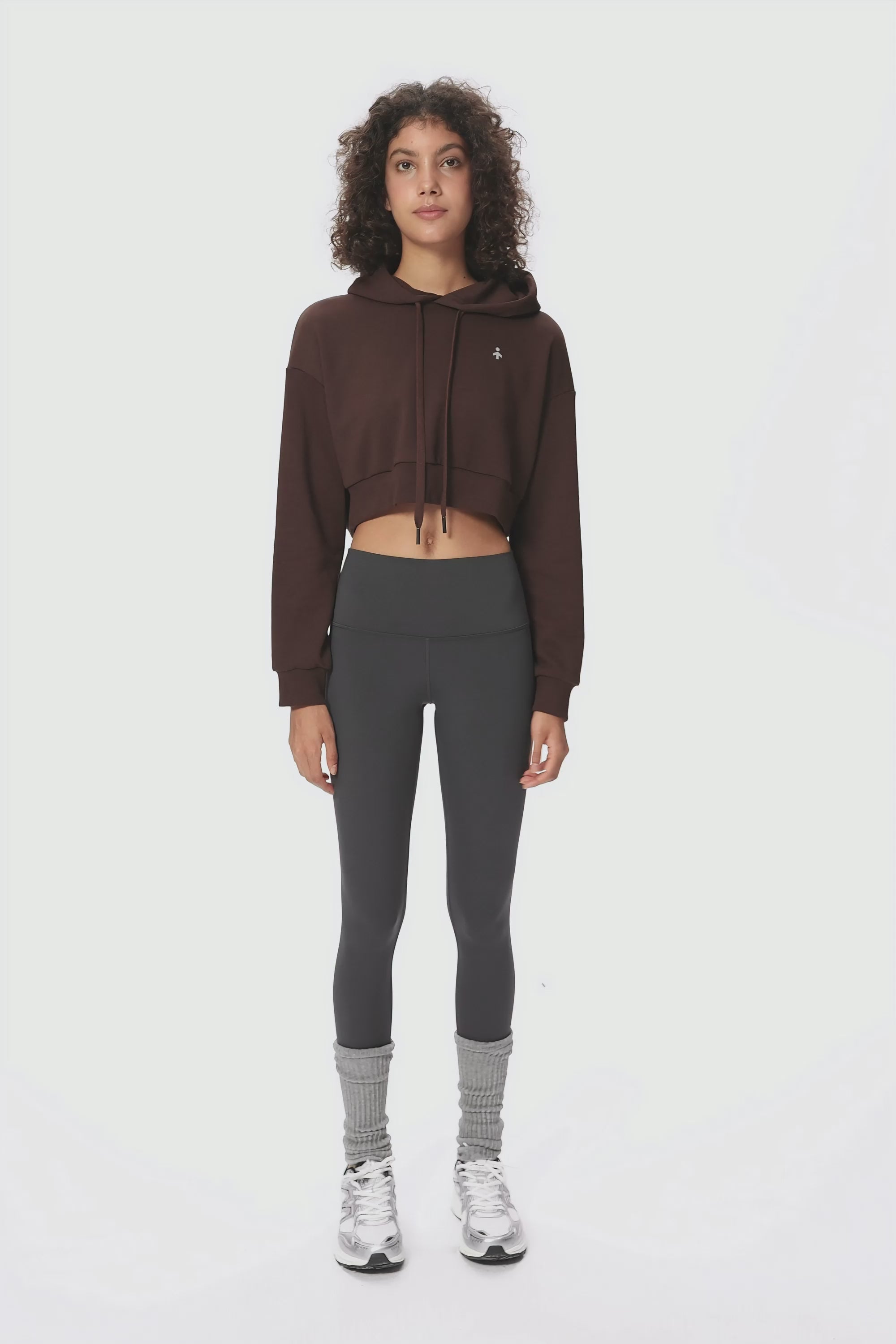 Video of Long Sleeve Cropped Hoodies from Orolay - #Color_Dark Brown, Black